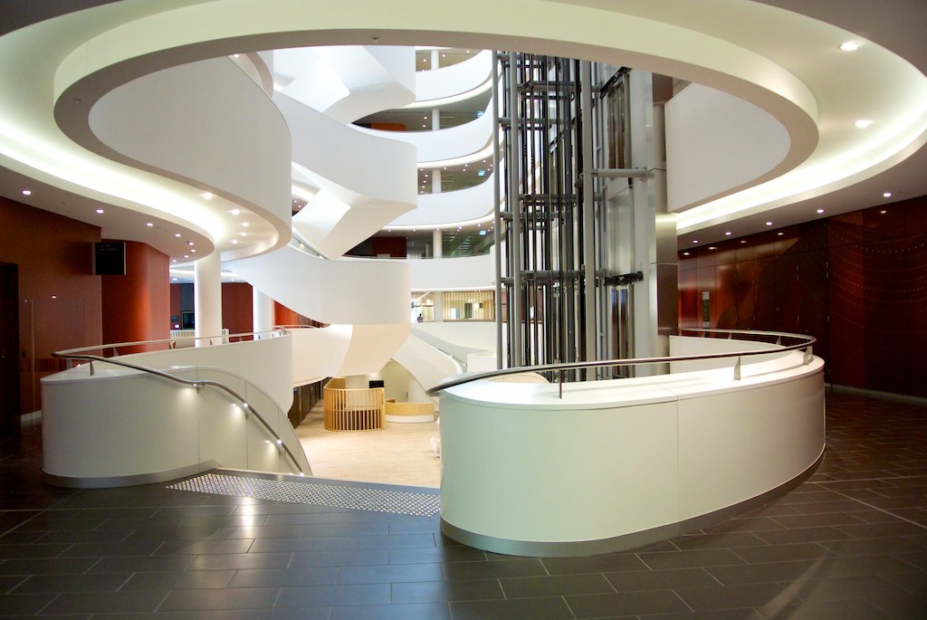 Home 16 Phil Knight's Historic $1B Gift: A New Era for University of Oregon Engineering