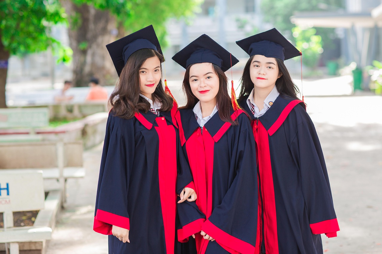Home 16 Why Employers Believe AI Makes College Degrees More Essential
